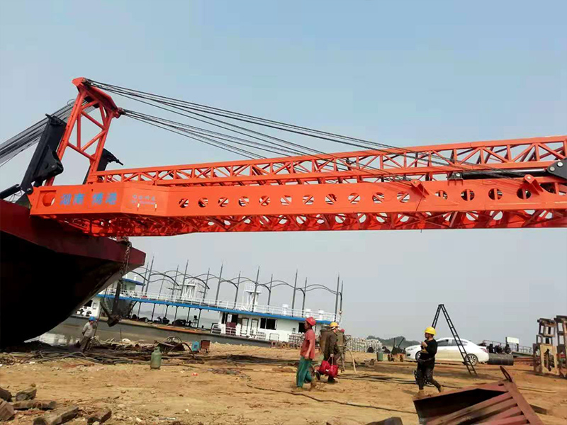 船用桁架式液压折叠输送机操作